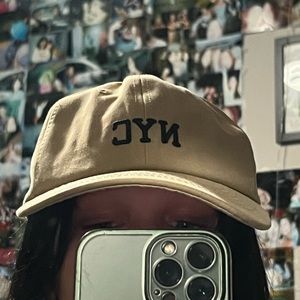 nyc beige hat